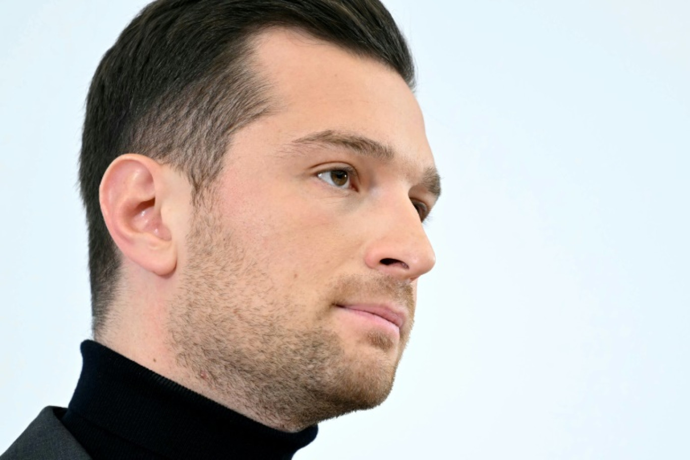 Le président du Rassemblement national, Jordan Bardella, ici le 27 janvier 2025 à Paris, laisse sa place au conseil régional d'Ile-de-France à sa colistière Colette Lévêque © Bertrand GUAY