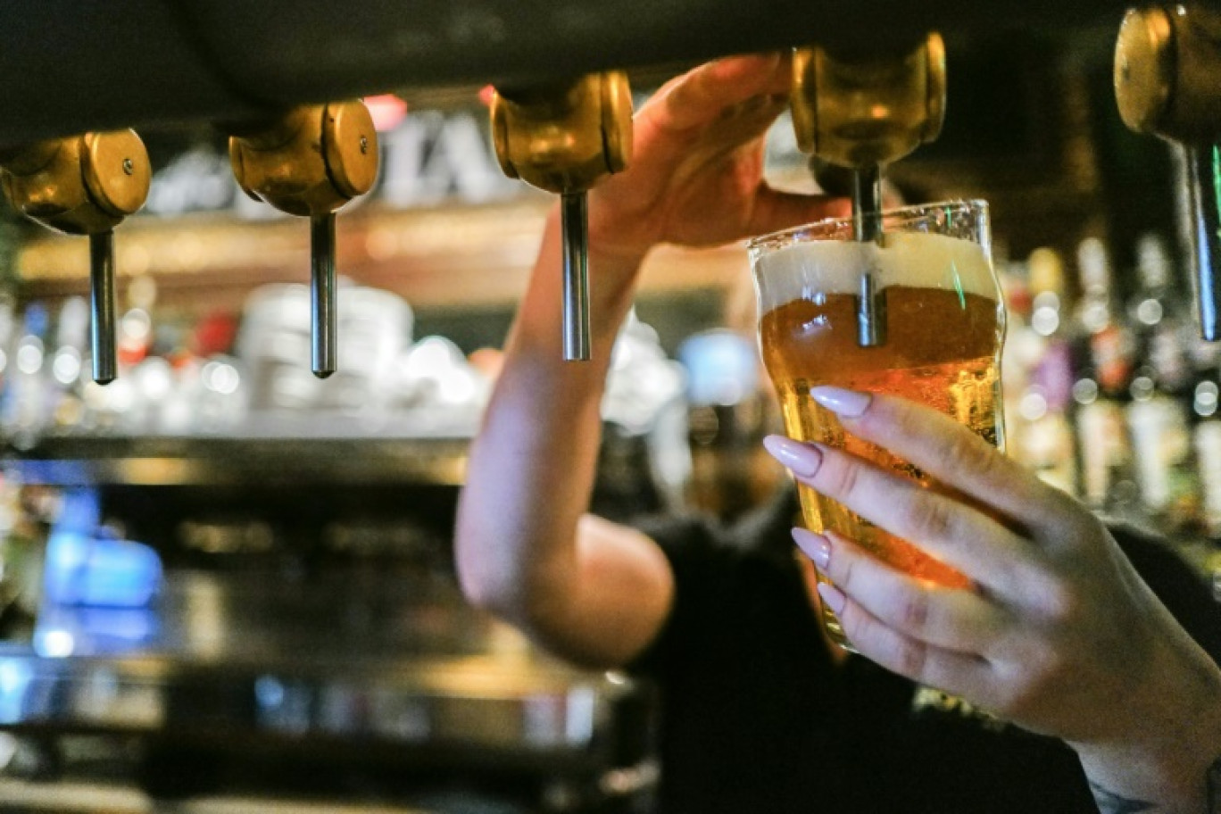 Dans un bar à Toulouse, le 11 septembre 2023 © Charly TRIBALLEAU