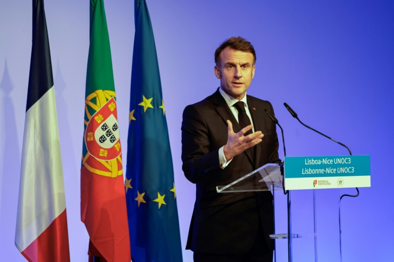 Le président Emmanuel Macron en visite officielle à Lisbonne au Portugal, le 27 février 2025 © STEPHANE DE SAKUTIN