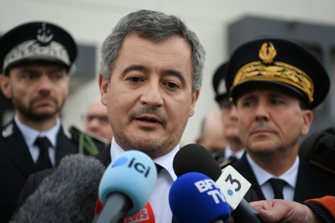 Le ministre de la Justice, Gérald Darmanin, s'adresse à la presse après sa visite du centre pénitentiaire de Saint-Maur, près de Châteauroux,  le 28 février 2025 © JEAN-FRANCOIS MONIER