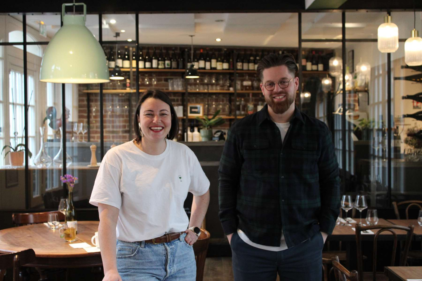 Mathilde Lendais et Thibault Schneider, aux commandes du restaurant Le Charnu à Lamorlaye. (c)Virginie Kubatko