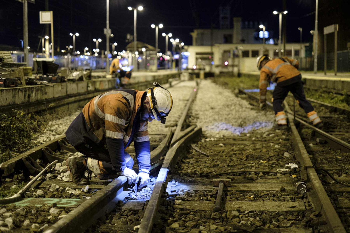 Les travaux ont lieu principalement de nuit en gare de Laon. (c) SNCF Réseau L. Mayeux