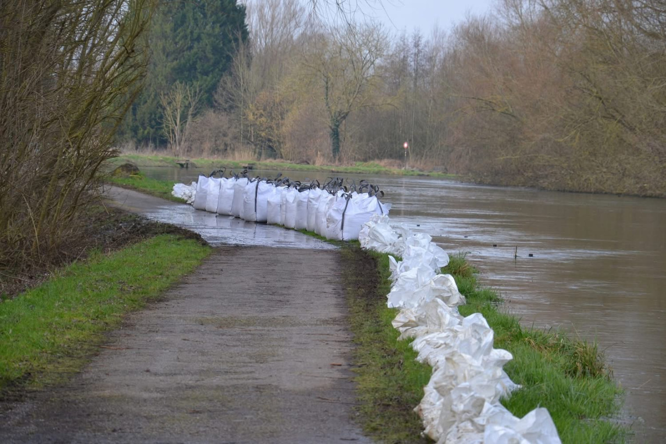 Les services du département se mobilisent face à la montée des eaux de la Somme. © CD 80