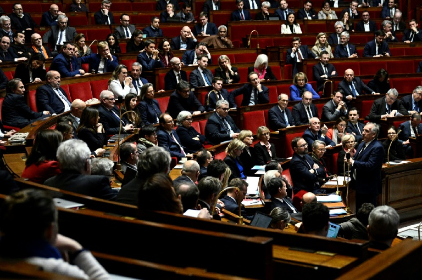 Le Premier ministre François Bayrou s'exprime devant les députés, à l'Assemblée nationale à Paris, le 18 février 2025 © JULIEN DE ROSA