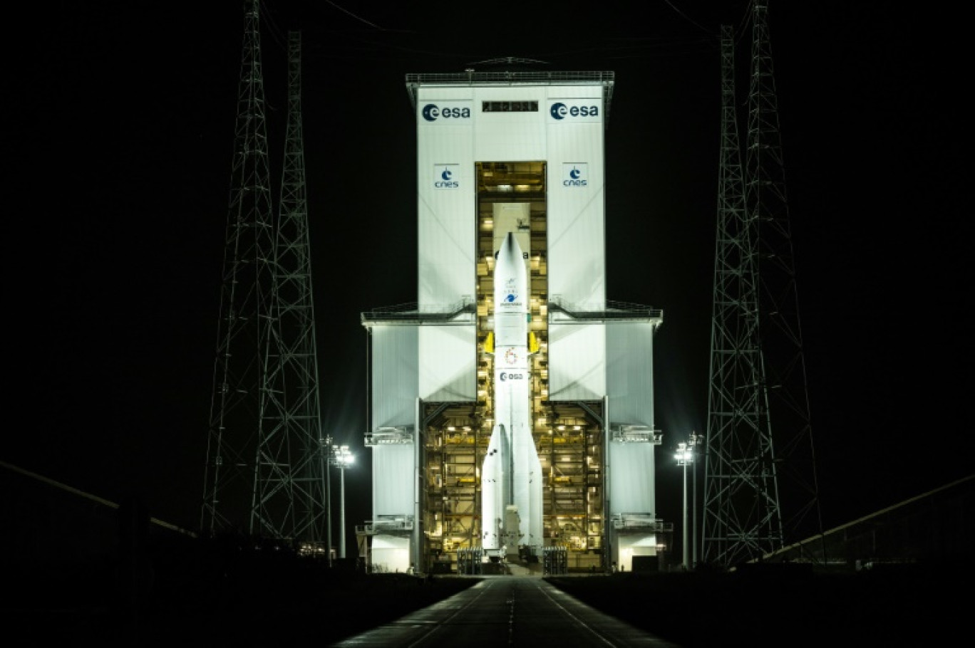 La fusée Ariane 6 avant son lancement au centre spatial de Kourou, en Guyane, le 3 mars 2025 © JULIEN DE ROSA