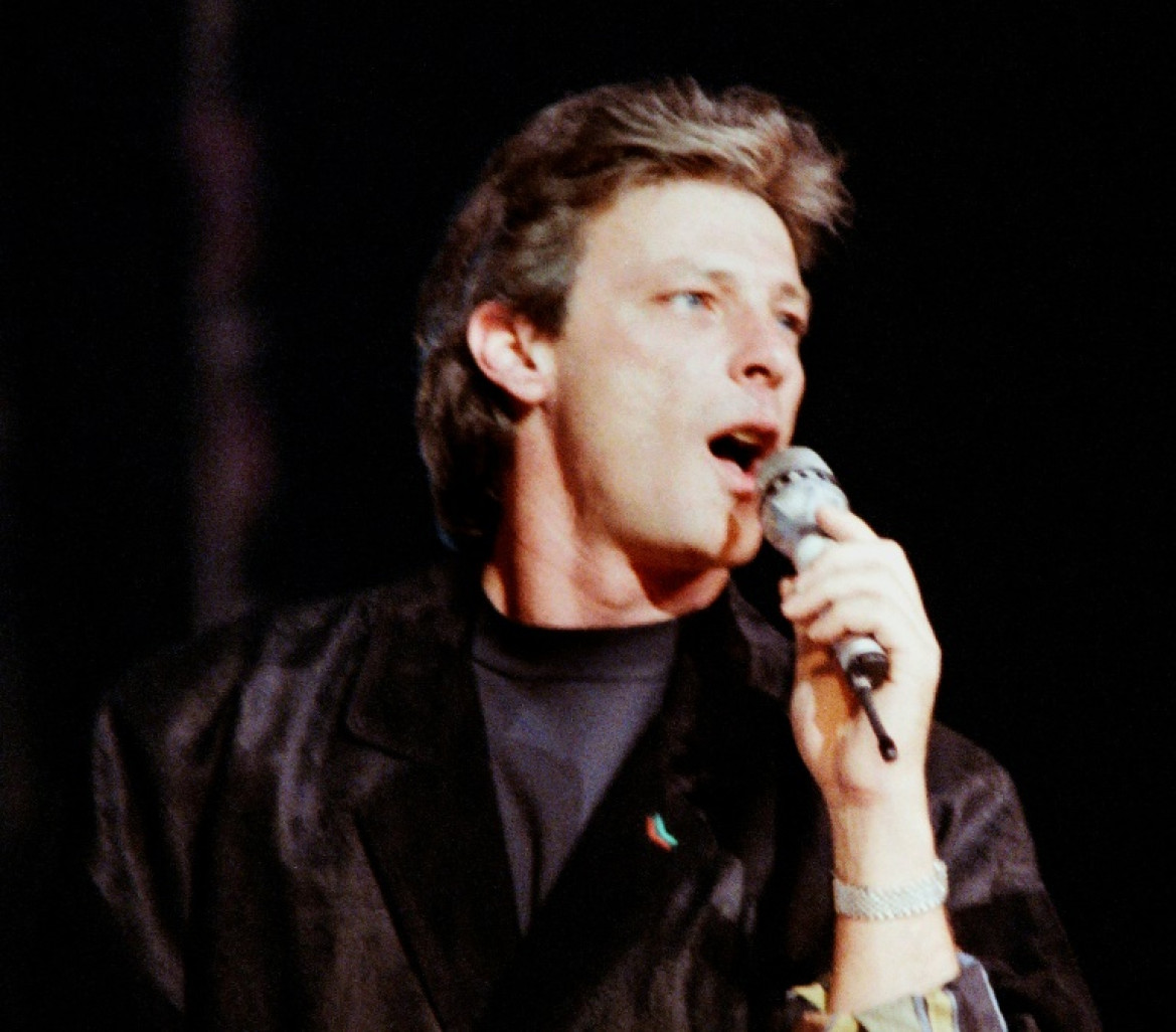 Le chanteur Herbert Léonard lors d'un show sur la chaîne 5, le 25 September 1987, à Paris © Georges BENDRIHEM