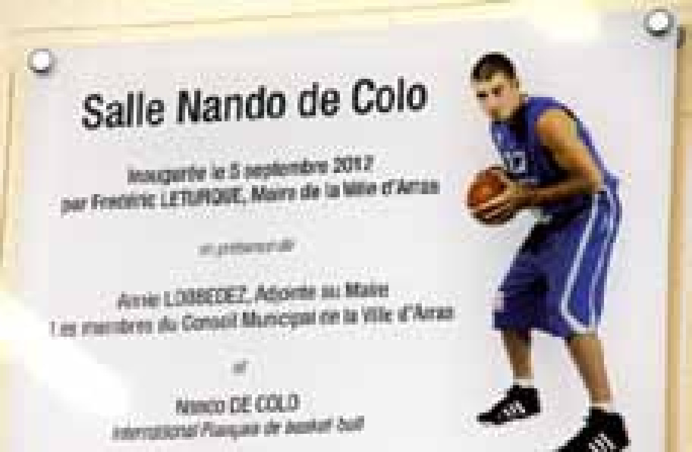 C’est maintenant la salle Nando-de-Colo.