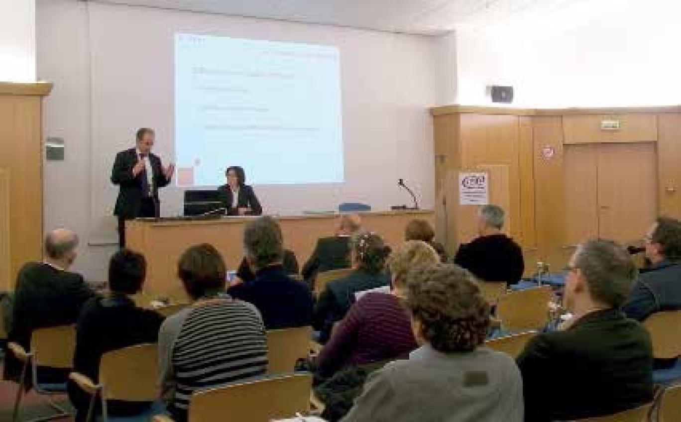 Des avocats expliquent le cadre légal du chômage partiel et du licenciement économique aux chefs d'entreprises.