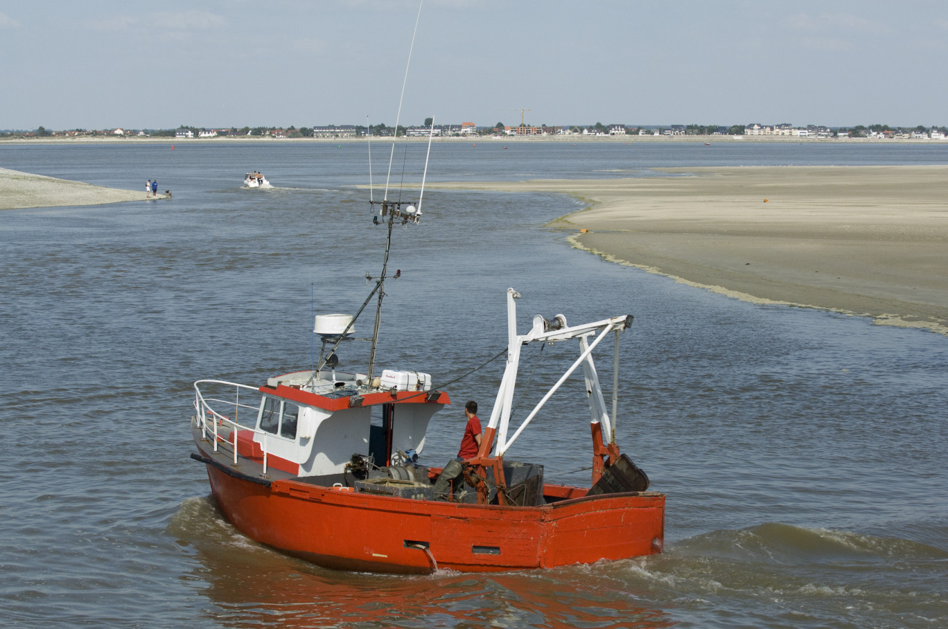 Sur le périmètre du nouveau Parc prospèrent plusieurs petites flottilles qui maintiennent une activité de pêche côtière traditionnelle sur le littoral.