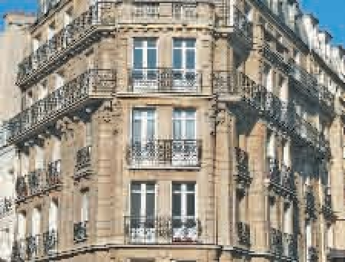 En Lorraine, d’après les chiffres fournis par la Fnaim (Fédération nationale des agents immobiliers), la chute des prix en 2012 affiche en moyenne une baisse de (- 3,2 %) pour les maisons et de (- 0,6 %) pour les appartements.