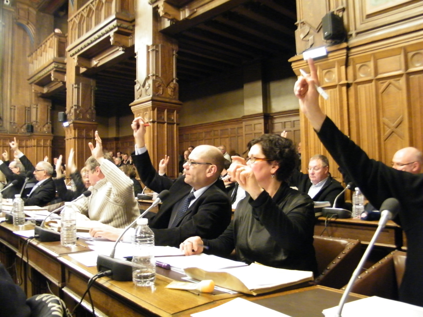 « Un conseil municipal de prés de 6 heures à Calais le 27 mars dernier ».