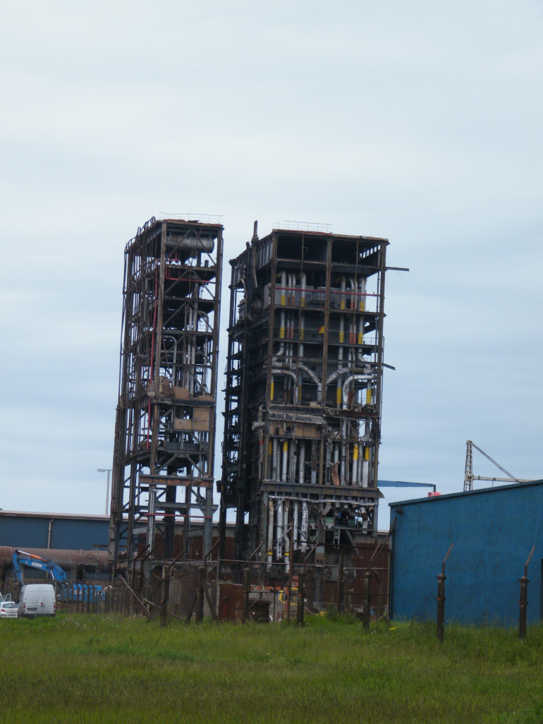 « Les derniers éléments de la centrale thermique d’Edf sur les terrains du Port Autonome de Dunkerque ».