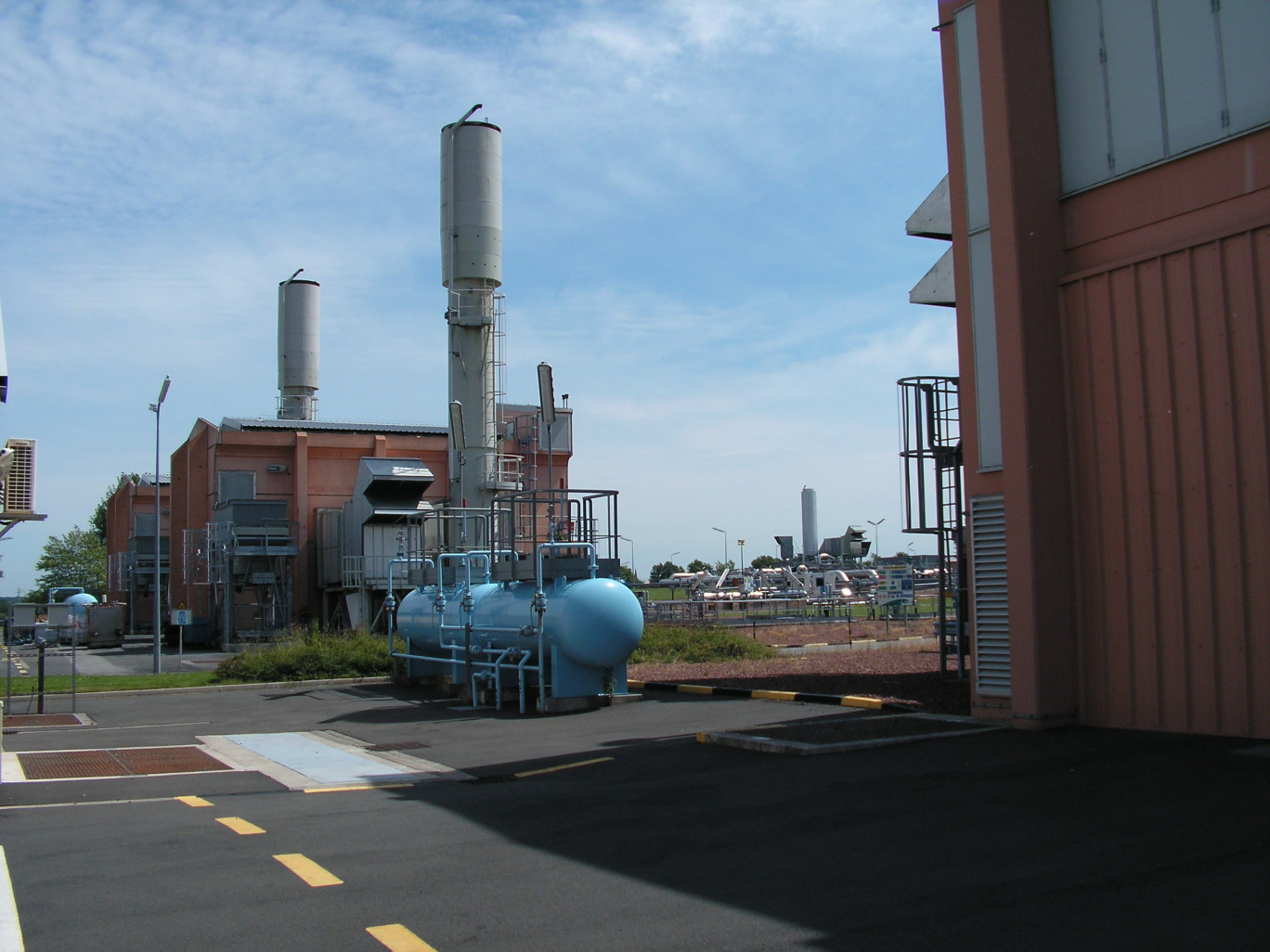 La station de compression du gaz naturel, à Taisnières sur Hon (près de Bavay), serait la plus puissante de France.