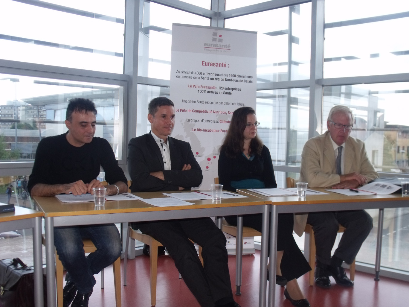 Quatre des lauréats du concours à destination des professionnels de santé : Rami Haidar, Alban Baillez, Hélène Dehaut et Jacques Goelen (de gauche à droite).