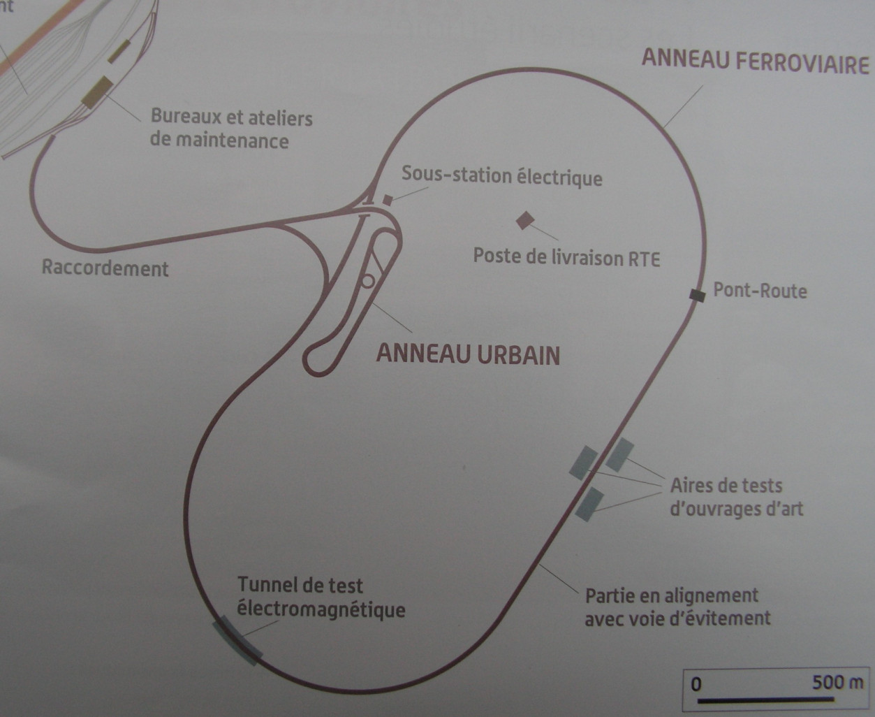 Le schéma de cet équipement industriel tel qu’il apparaît dans le dossier de concertation. Il serait rattaché au réseau national et au nœud ferroviaire d’Aulnoye-Aymeries.