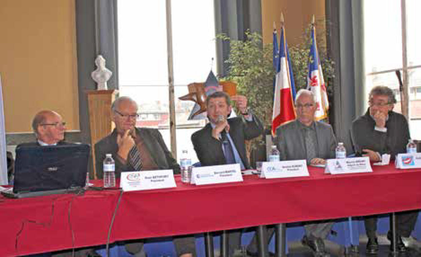 La chambre de commerce et d’industrie littoral-normand-picard, la chambre des métiers et de l’artisanat de la Somme et la communauté de communes de l’Abbevillois prennent soin du commerce du centre ville.