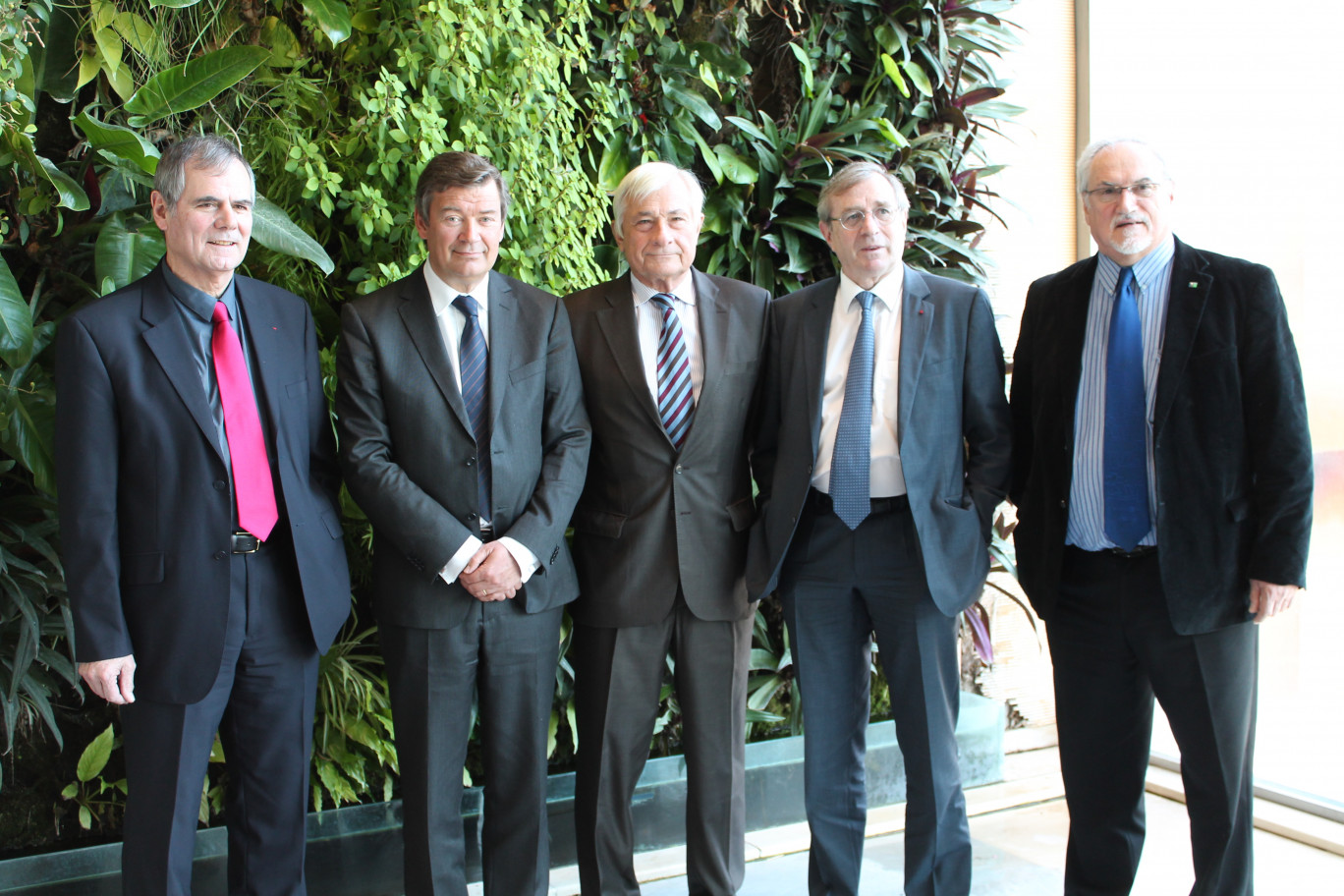 Jean-Marie Gros, vice-président Industrie, CCI Grand Hainaut, Philippe Hourdain, président CCI Grand Lille, Jean-Marc Puissesseau, président CCI Côte d’Opale, Philippe Vasseur, président CCI de Région et Edouard Magnaval, président CCI Artois.