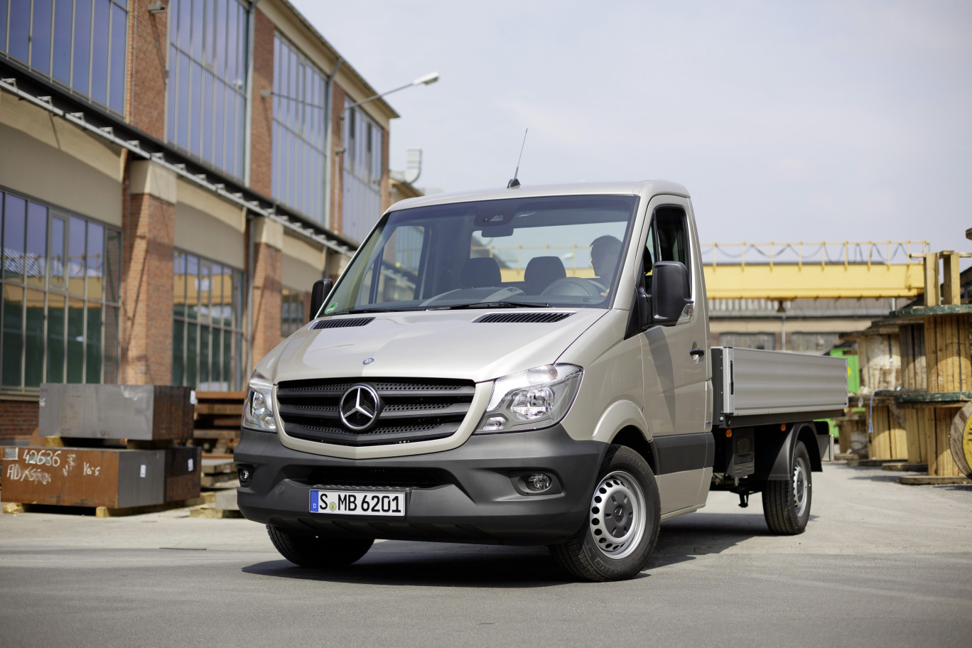 Le Sprinter Mercedes a également fait l'objet d'un lifting, il est déclinable en plusieurs dimensions et combinaisons.