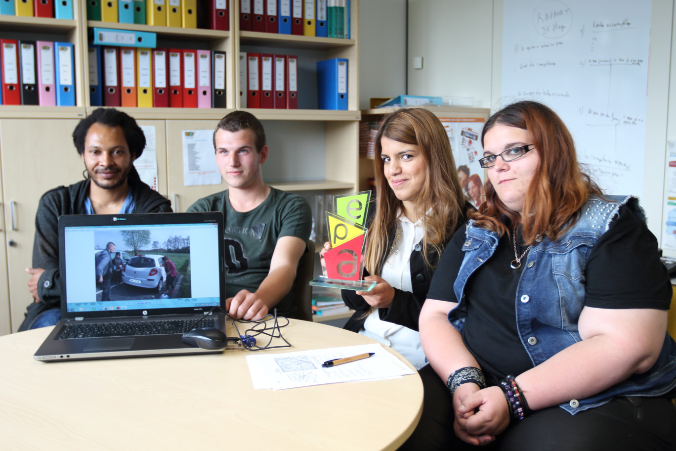 Le projet de mini-entreprise de nettoyage de véhicules de l'E2C de l'Artois a été primé en région. Les jeunes sont allés défendre leur idée à Paris.