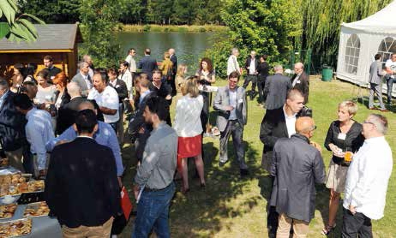 Croissants et escargots aux raisins étaient de mise lors du premier petit-déjeuner du groupe, sur le site d’Aquasports près de Metz.