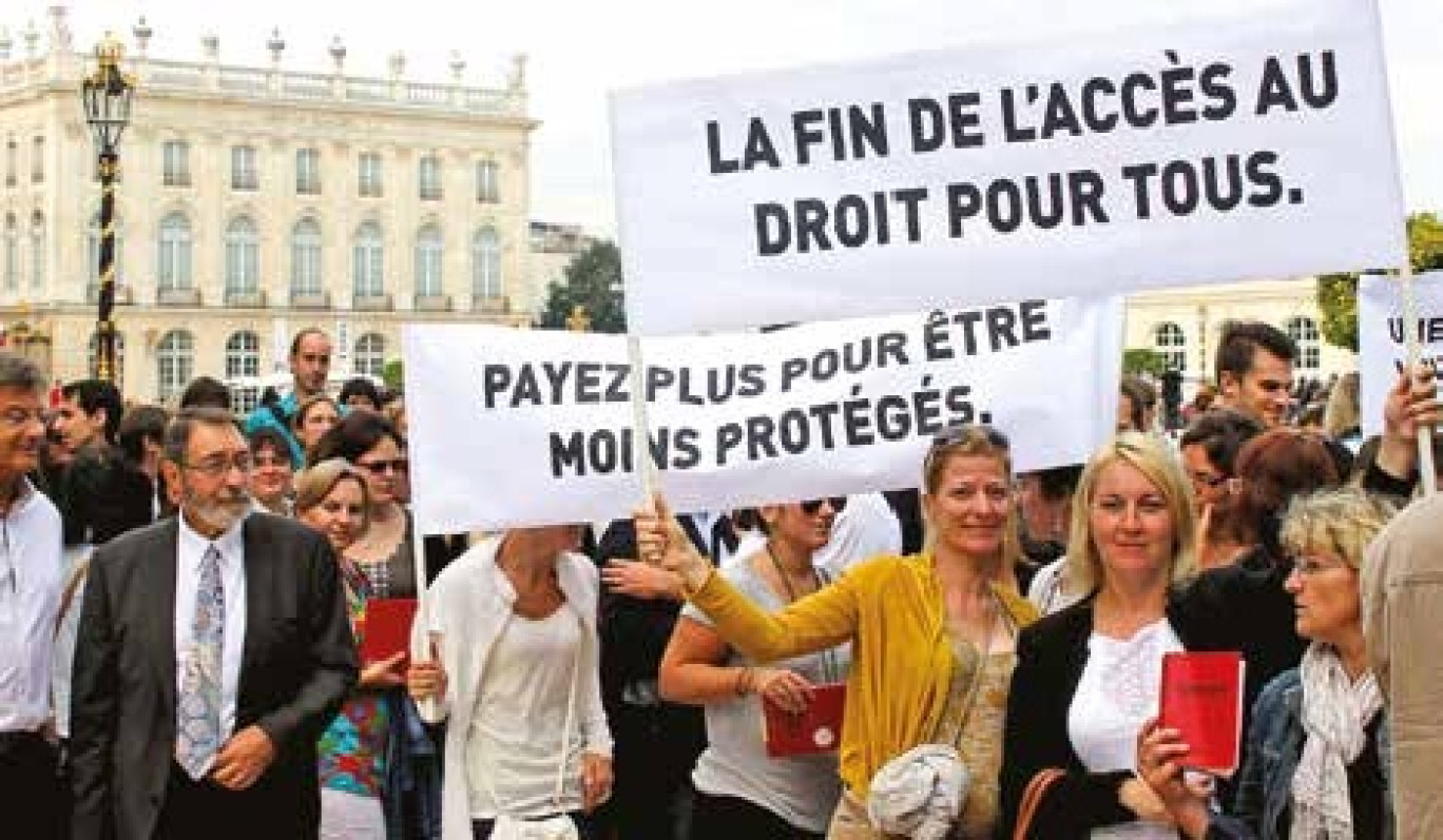 Notaires : touche pas à ma profession…