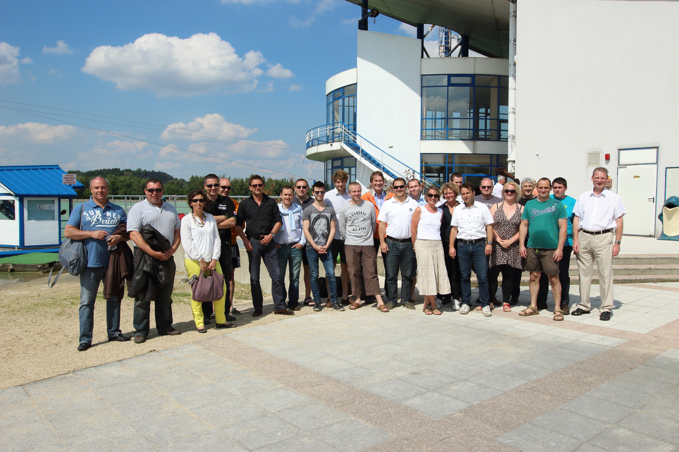 Depuis deux ans, les chefs d’entreprise accompagnés participent à une journée d’intégration. La promotion 2014 a pu s’initier au ski nautique sur la base nautique de Loisinord à Nœux-les-Mines.