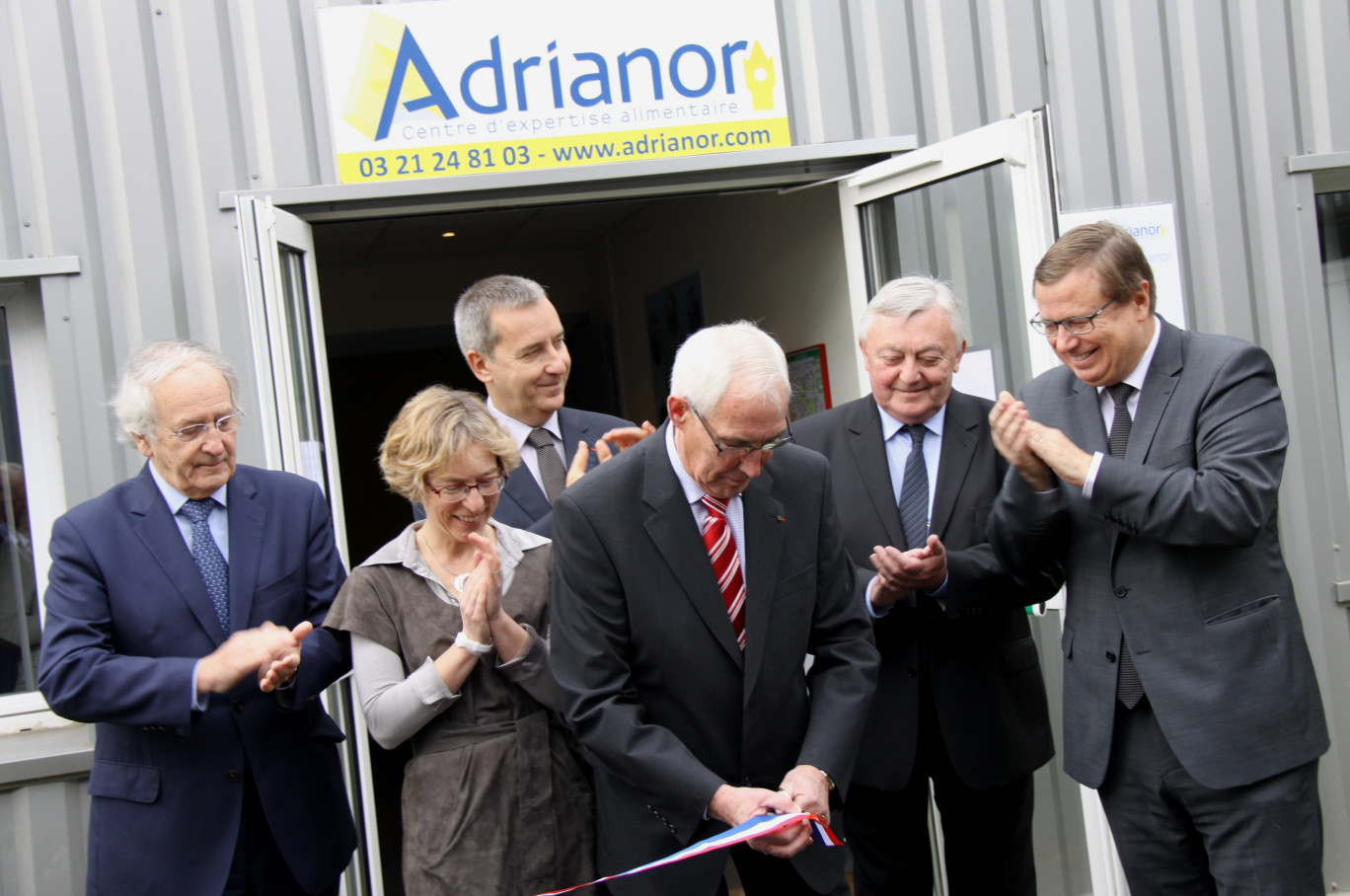 De gauche à droite lors de l’inauguration : Daniel Percheron, président du Conseil régional, Christine Chénè, directrice d’Adrianor, Denis Robin, préfet du Pas-de-Calais, Jean-Marie Raoult, président d’Adrianor, Daniel Maciejasz, vice-président du Conseil général du Pas-de-Calais, et Philippe Rapeneau, président de la Communauté urbaine d’Arras.