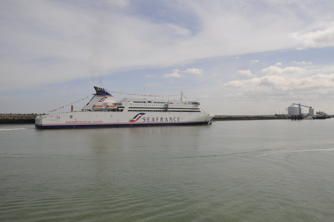 « La Scop SeaFrance reste en veille sur les navires d'Eurotunnel ».