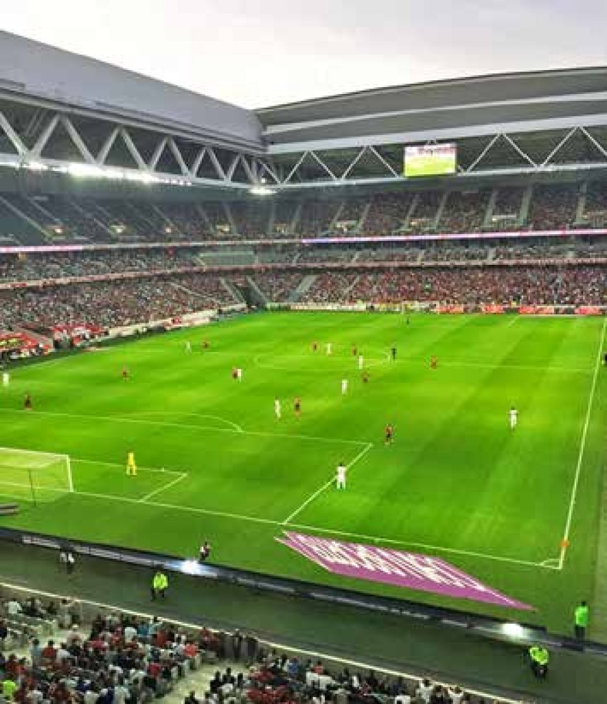 Le Stade Pierre Mauroy se transformera en salle de basket d’une capacité de 27 000 places contre 50 000 pour les matchs du Losc.