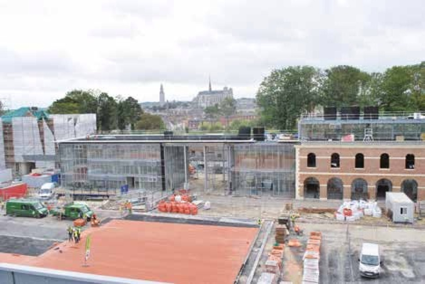 300 adhérentes de 11 à 79 ans se succèdent dans les 200 mètres carrés de Curves Nancy.