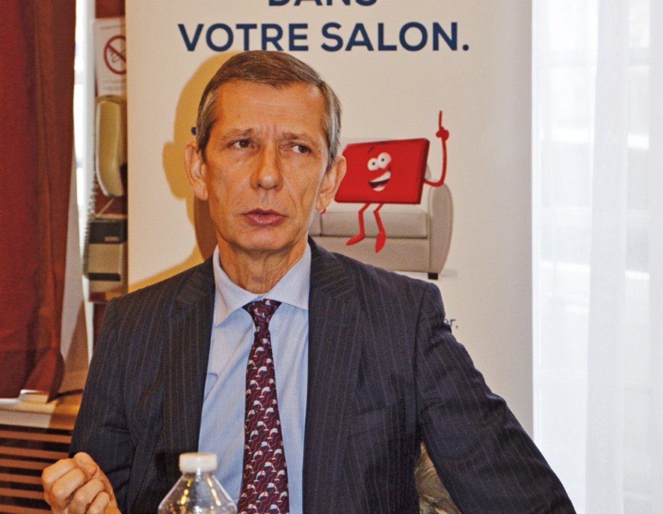 Dominique Potier (deuxième en partant de la gauche), président du Pays Terres de Lorraine a signé avec les représentants des artisans et PME du bâtiment une charte d’engagement pour la rénovation énergétique.