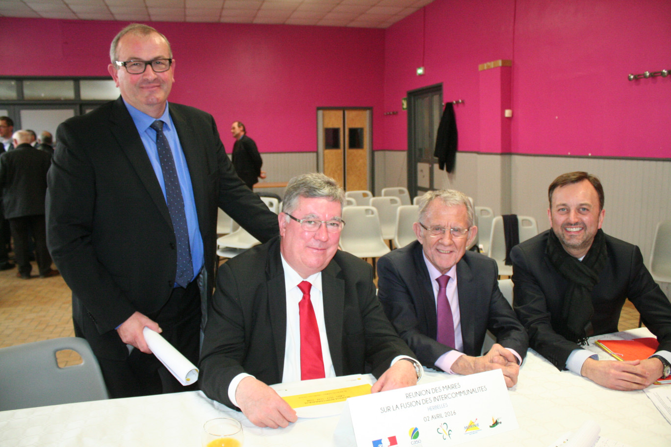 Les 4 présidents à la conférence de presse : de g. à dr. René Allouchery (Morinie), Alain Méquignon (Canton de Fauquembergues), Jean-Claude Dissaux (Pays d'Aire) et François Decoster (C.A. Saint-Omer).