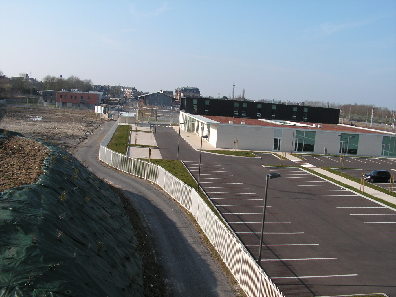 Une vue, prise du Pont de l’avenue Michelet. Le bâtiment tertiaire a donc accueilli l’IFSI de Cambrai.