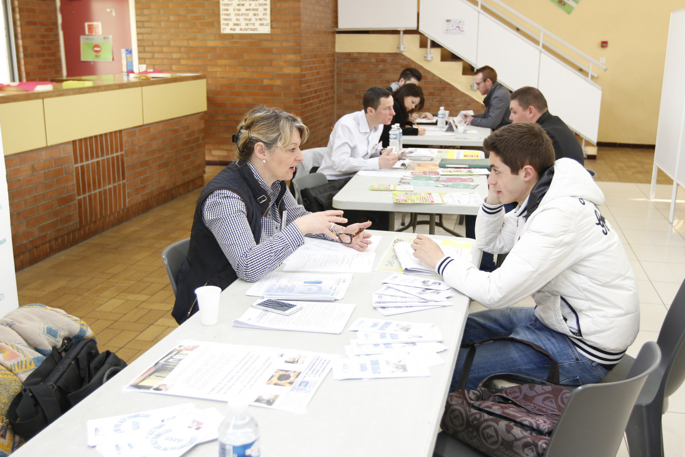 Entretien individuel ou collectif, les jeunes étaient mis en situation avec des professionnels. Objectif, peaufiner leur discours, savoir se présenter et décrocher un job ou une formation.