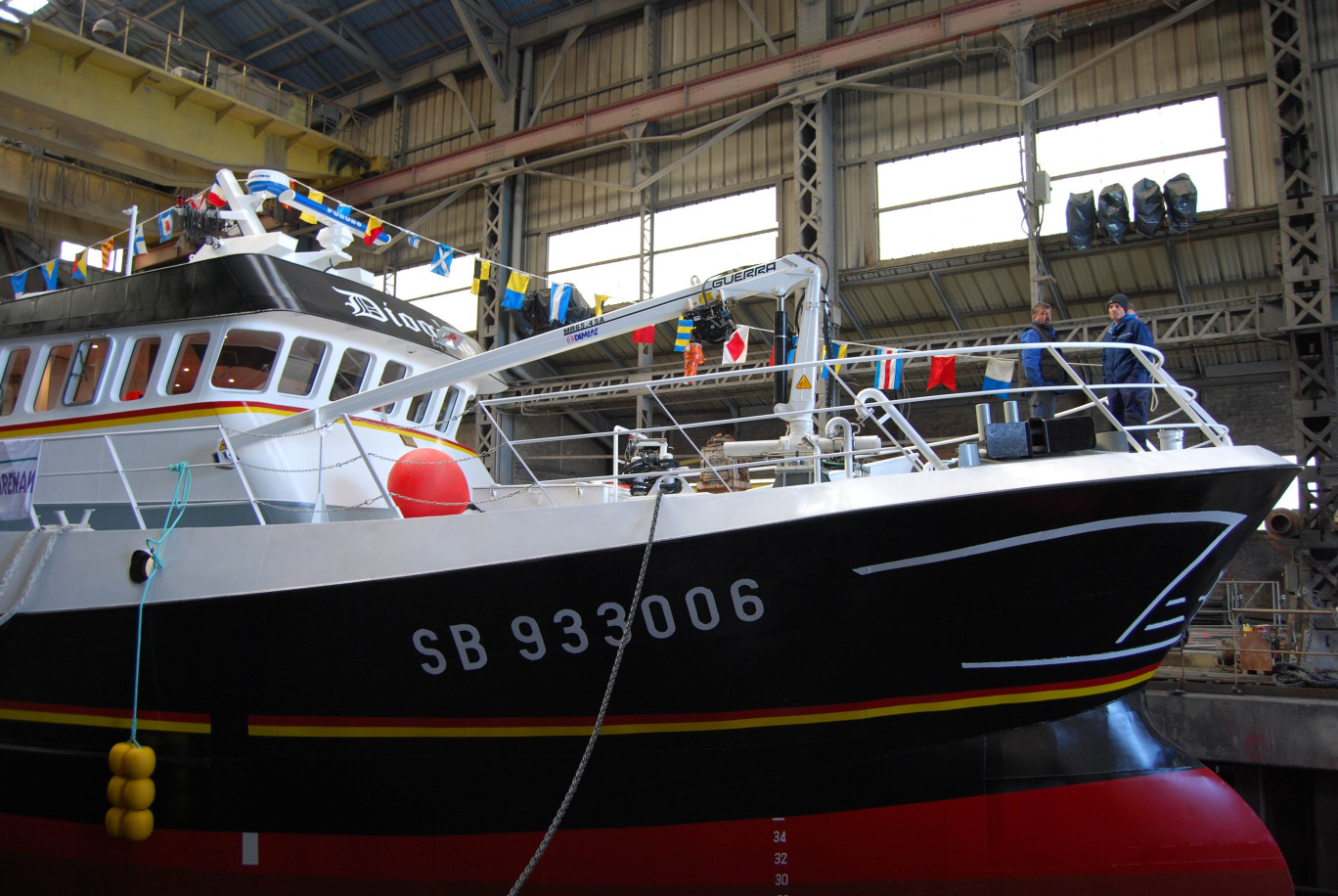 Sortant de la cale sèche de la Socarenam, le « Diogène » est le 18ème chalutier construit à Boulogne pour l’armement costarmoricain Porcher.