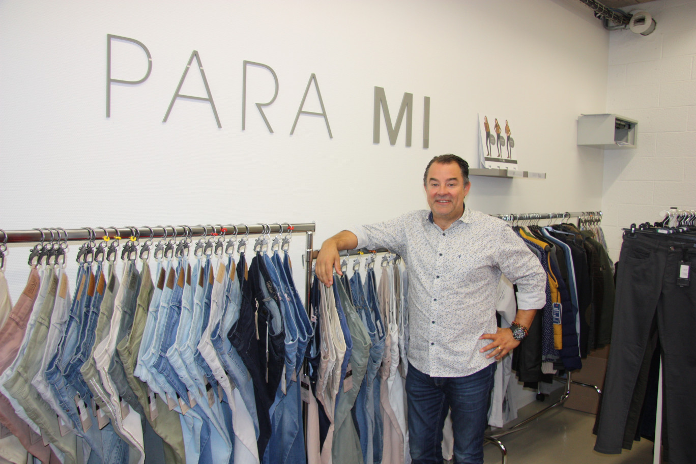 M. Stéphane Bourbiaux dans son showroom calaisien.