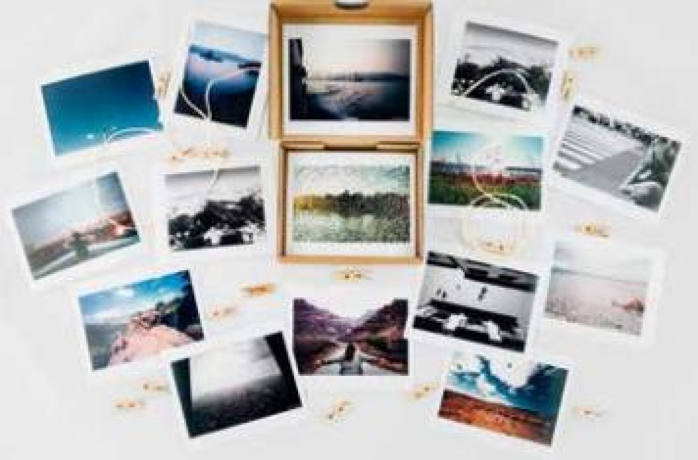 Les petites boîtes à photo, best-seller de la galerie, ici sur le thème du voyage