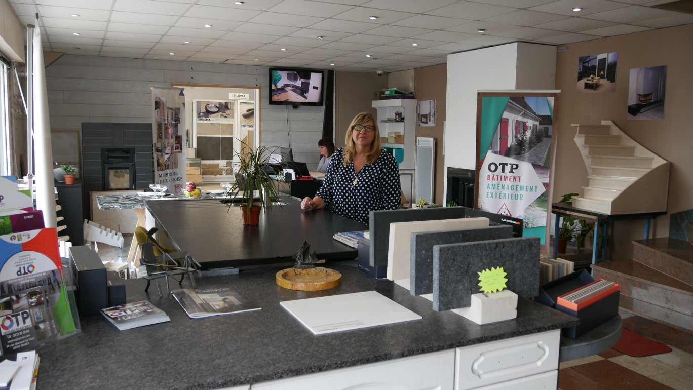 Marie-José Orlof dans le showroom de La Rinxentoise à Marck-en-Calaisis.