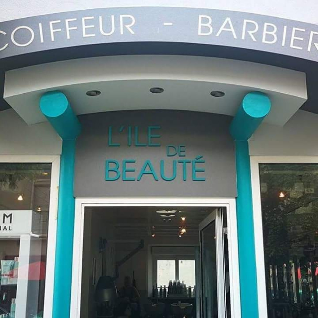 L’Île de beauté : Un salon de coiffure réinventé