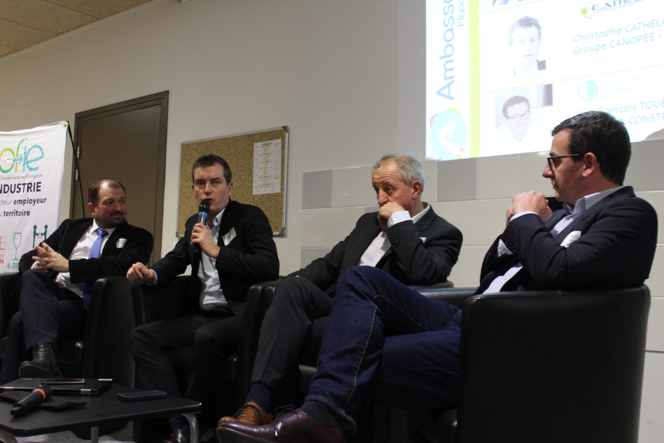 (De gauche à droite) Olivier Lluansi, accompagné par trois ambassadeurs du territoire : Christophe Cathelain (groupe Canopee à Bavinchove), Jean-Pierre Carlu (Industeam à Leulinghem) et Jean-François Toubeaux (Delecroix Constructions à Blaringhem).