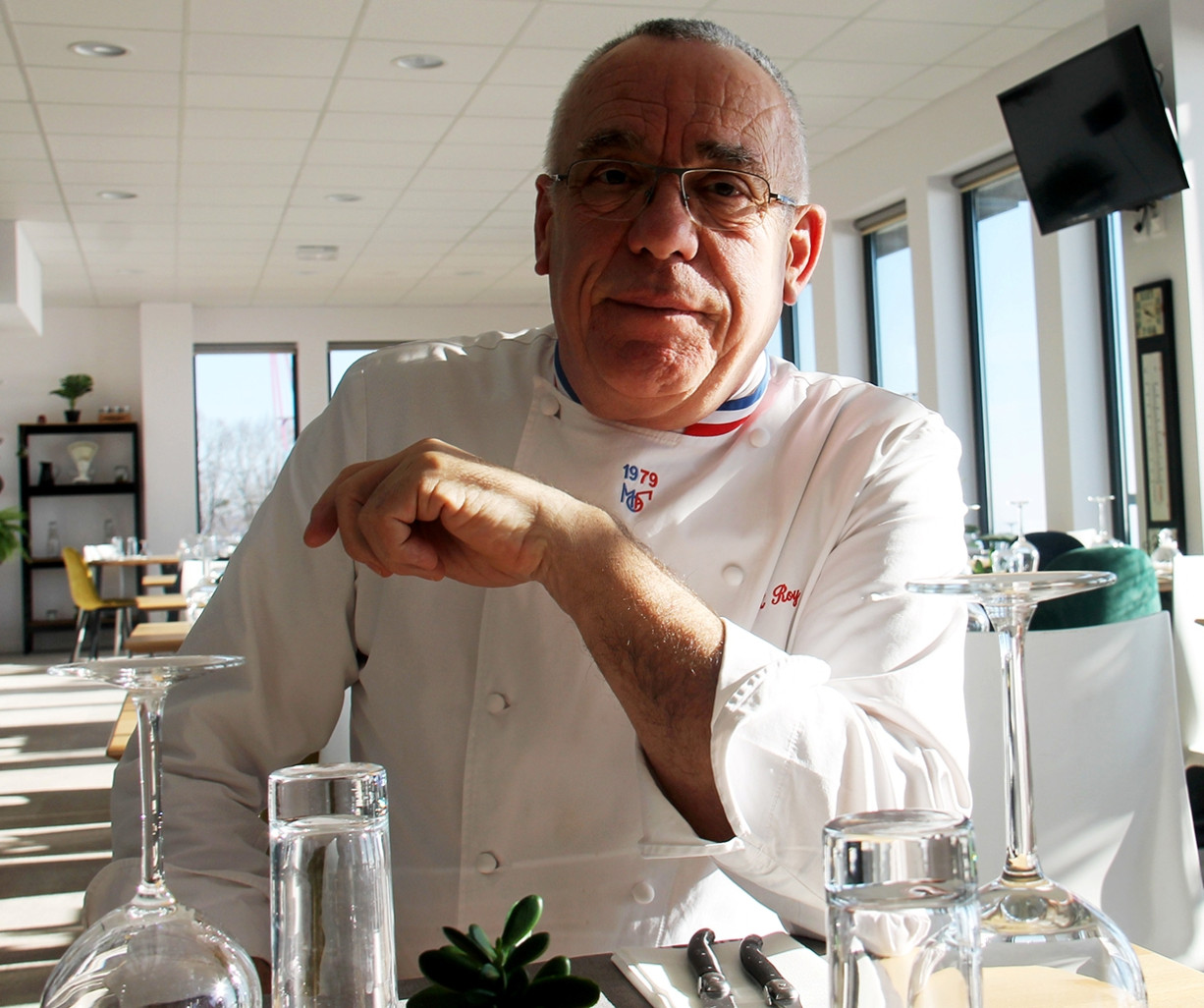 Joël Roy, ancien chef étoilé et meilleur ouvrier de France, est en train de fixer le cadre en matière gastronomique du côté de l’Auberge du Fort de Bainville-sur-Madon. 