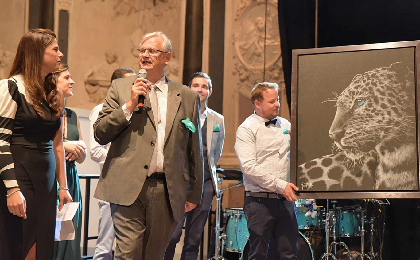 Crédit : Agence Lorents
Aurore Bertolani et son père Philippe à l’occasion des 80 ans de l’entreprise familiale, le 21 juin, à l’Abbaye des Prémontrés de Pont-à-Mousson. 
