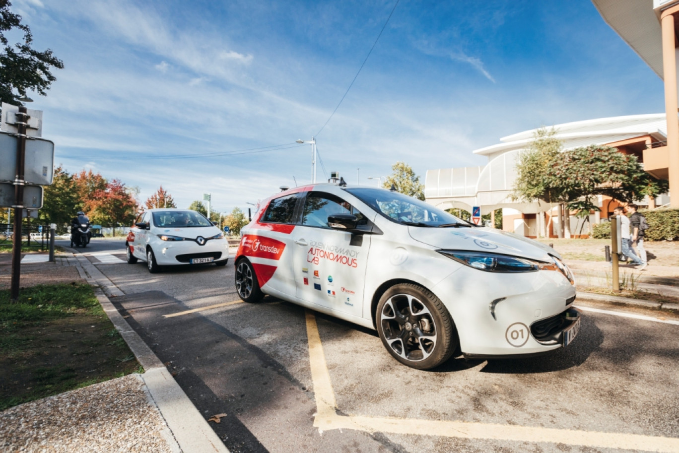 Crédit Photo: Alain Aubry, Métropole Rouen Normandie.

« Le développement de transports autonome est l'un des projets emblématiques de Rouen Mobilités Intelligentes. Avec un enjeu : passer de la petite Zoé au Bus... »

