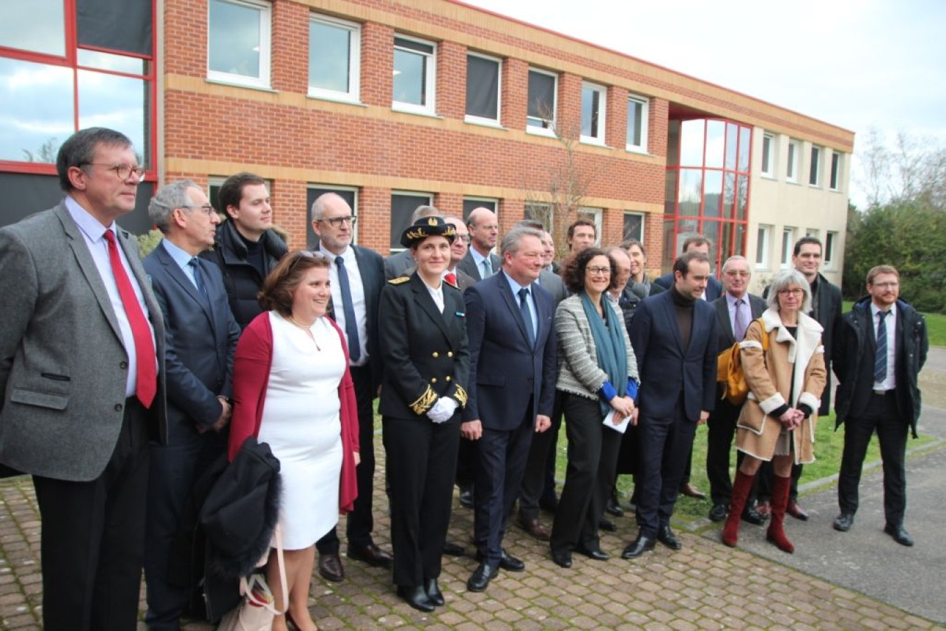 Crédit photo: Aletheia Press, « Les signataires du contrat réunis autour d’Emmanuelle Wargon, Sébastien Lecornu et Frédéric Duché. »