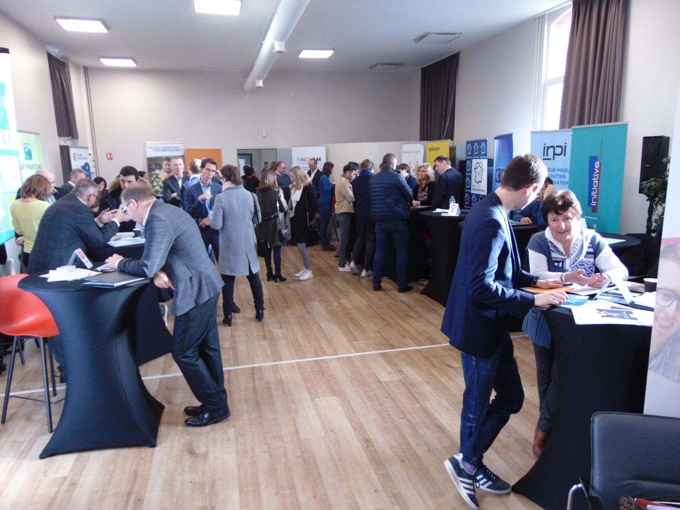 Une vingtaine d’exposants avait pris place dans la salle de l’espace Créatis pour accueillir les porteurs de projets et chefs d’entreprises. 