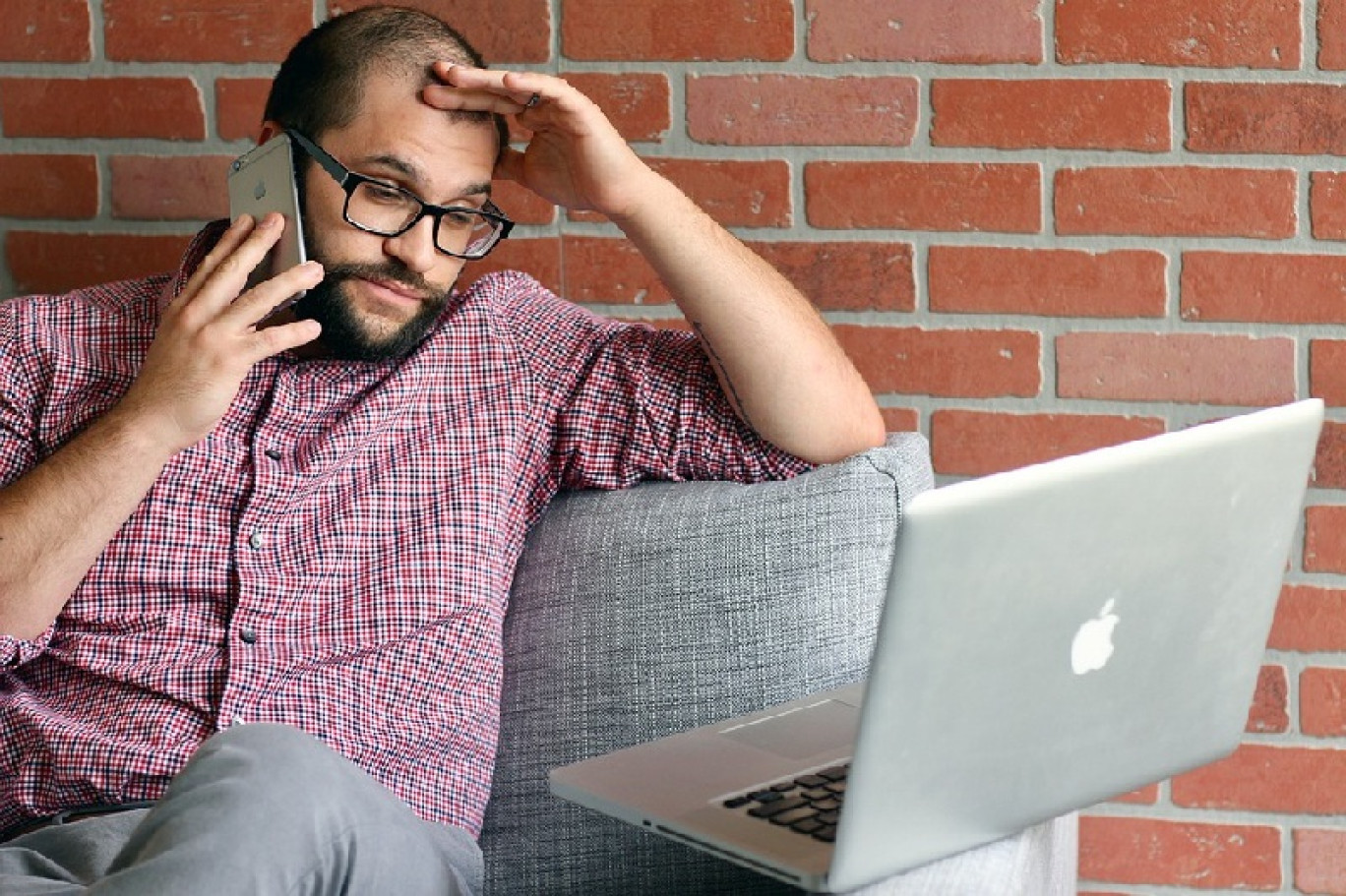 Pour un chef d’entreprise, l’ouverture d’une procédure collective au tribunal de commerce est tout autant une épreuve professionnelle que personnelle, souvent empreinte de beaucoup de culpabilité, de stress, de désespoir et de solitude voire même d’idées noires à tendance suicidaire.