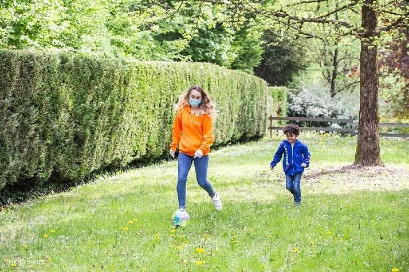 Une baby-sitter Babychou s’adapte et répond aux besoins des enfants lors de la garde à domicile et conformément aux mesures sanitaires.