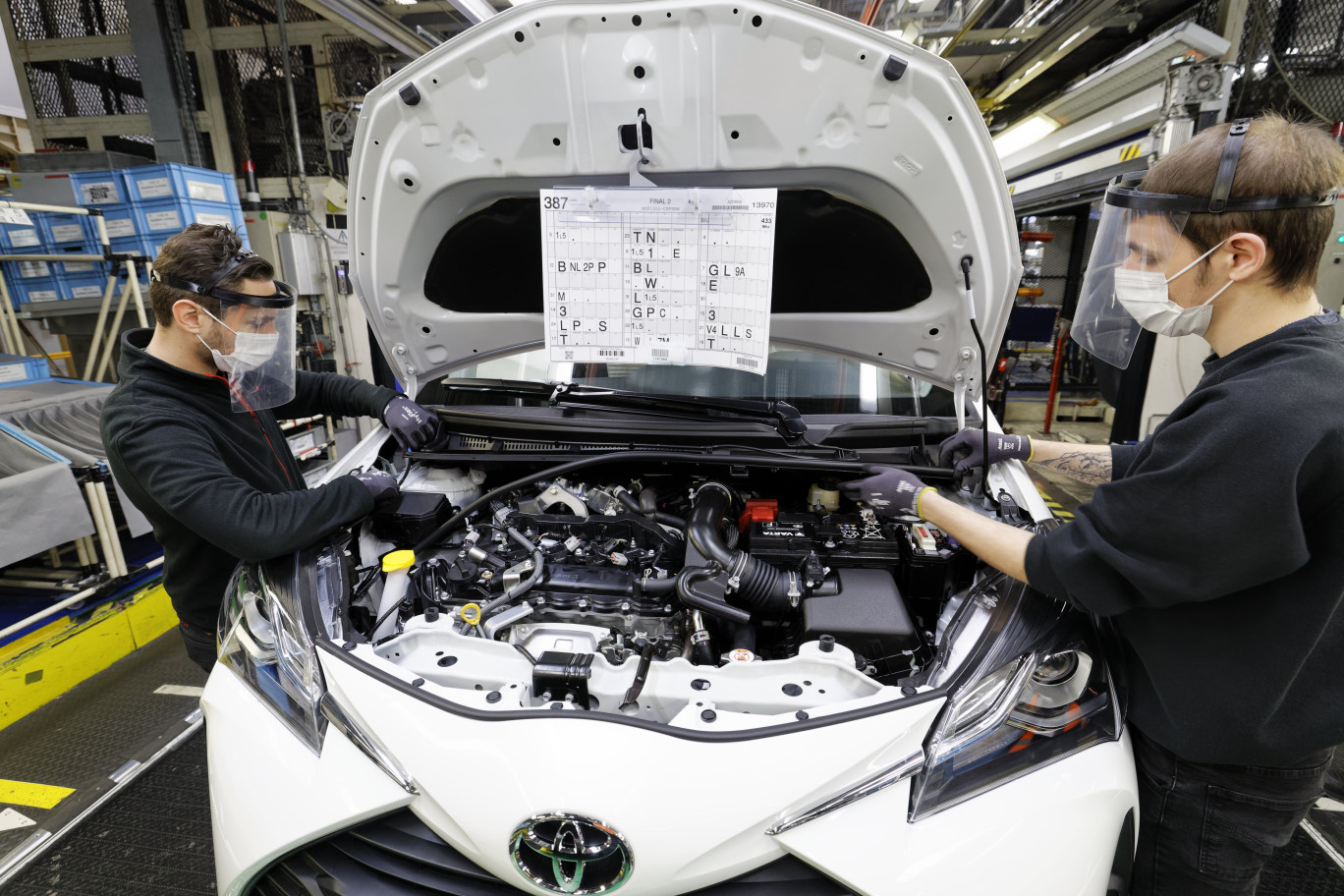 La production a repris sur le site de Toyota Valenciennes, après une pause d'un mois, suite à la crise du Covid-19. (Crédit : Samuel Dhote)