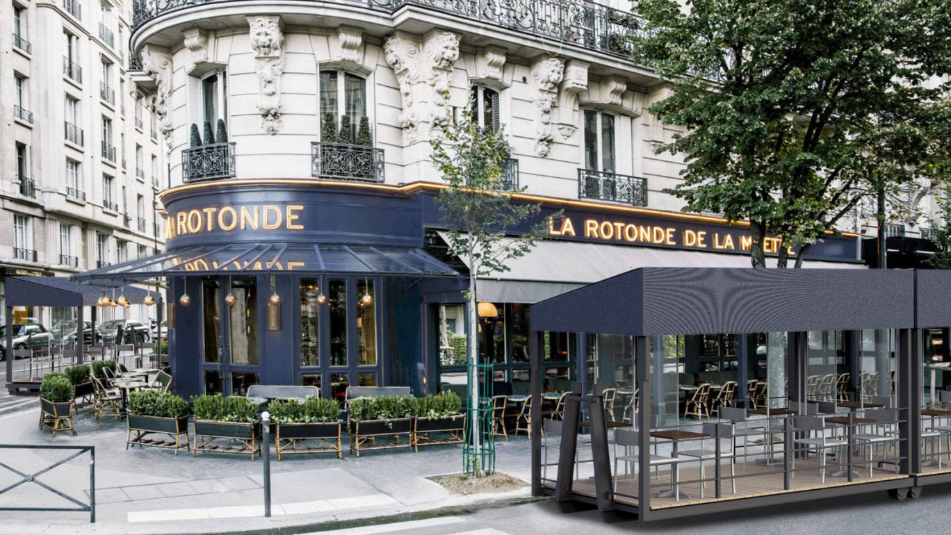 Avec cette terrasse amovible, les restaurateurs disposent de surfaces supplémentaires.