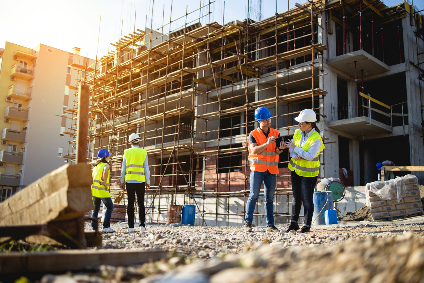 Concernant l'intérim, la baisse concerne tous les secteurs, mais elle est plus forte dans la construction (-60,5%) et l'industrie (-40,7%) que dans le tertiaire (-31%). © romul014